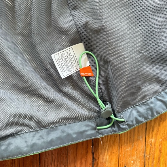 Nike ACG Rain Jacket - Picture 7 of 15